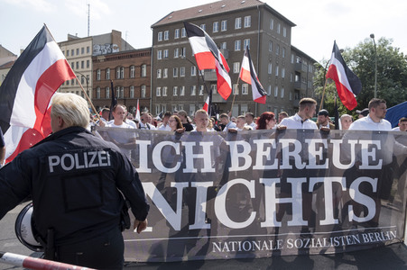 Neonazi-Aufmarsch und Gegendemonstration in Berlin