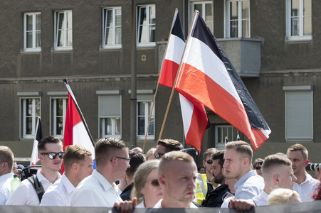 Neonazi-Aufmarsch und Gegendemonstration in Berlin