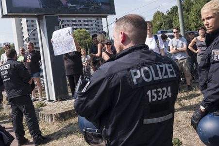 Neonazi-Aufmarsch und Gegendemonstration in Berlin