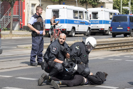 Neonazi-Aufmarsch und Gegendemonstration in Berlin