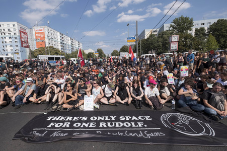Neonazi-Aufmarsch und Gegendemonstration in Berlin