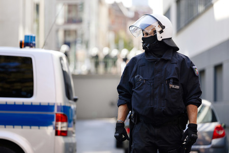 Symbolfoto Polizeihelme
