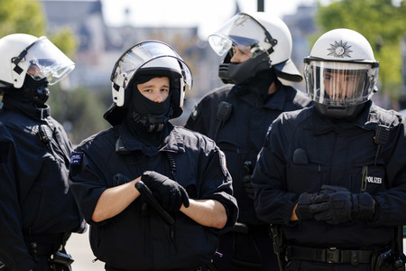Symbolfoto Polizeihelme