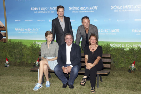 Filmpremiere 'Grüner wird's nicht, sagte der Gärtner und flog davon' in Berlin