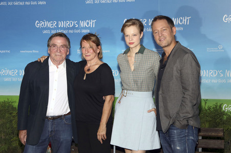 Filmpremiere 'Grüner wird's nicht, sagte der Gärtner und flog davon' in Berlin