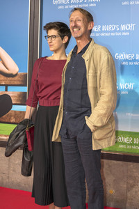 Filmpremiere 'Grüner wird's nicht, sagte der Gärtner und flog davon' in München