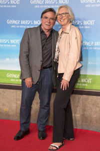 Filmpremiere 'Grüner wird's nicht, sagte der Gärtner und flog davon' in München