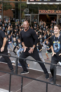 Weltrekordversuch 'Die größte Michael Jackson-Choreografie-Tanzstunde' in Berlin