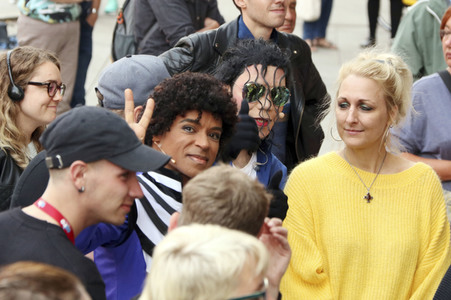 Weltrekordversuch 'Die größte Michael Jackson-Choreografie-Tanzstunde' in Berlin