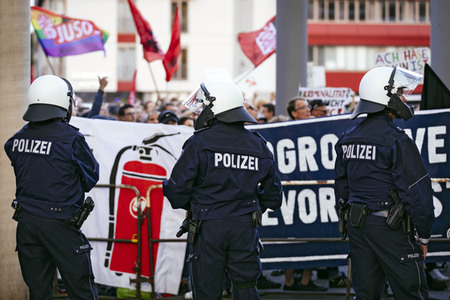 Symbolfoto Polizei-Überstunden