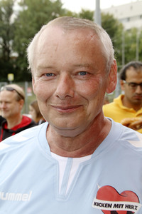 Benefiz-Fußballspiel 'Kicken mit Herz' 2018 in Hamburg