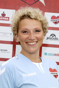 Benefiz-Fußballspiel 'Kicken mit Herz' 2018 in Hamburg