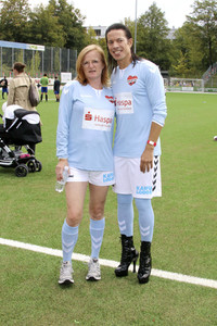 Benefiz-Fußballspiel 'Kicken mit Herz' 2018 in Hamburg