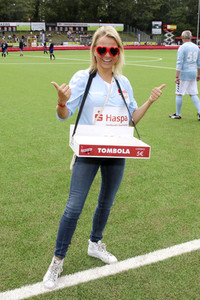 Benefiz-Fußballspiel 'Kicken mit Herz' 2018 in Hamburg