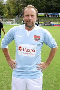 Benefiz-Fußballspiel 'Kicken mit Herz' 2018 in Hamburg