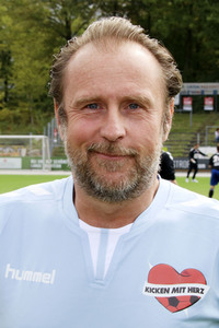 Benefiz-Fußballspiel 'Kicken mit Herz' 2018 in Hamburg