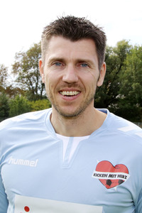 Benefiz-Fußballspiel 'Kicken mit Herz' 2018 in Hamburg