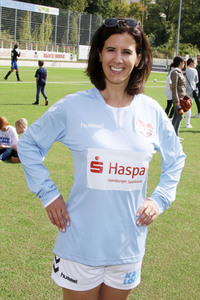 Benefiz-Fußballspiel 'Kicken mit Herz' 2018 in Hamburg
