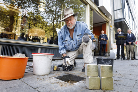 Verlegung der Stolpersteine in Köln