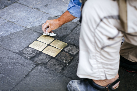 Verlegung der Stolpersteine in Köln