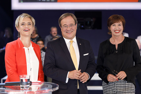 TV-Sendung 'WDR Arena - Ein Jahr Regierung Laschet' in Köln