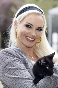 Kalenderpräsentation von Daniela Katzenberger in Düren