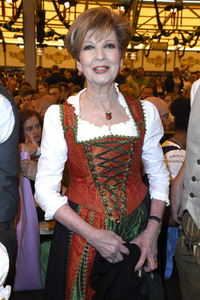 Im Schottenhamel Festzelt bei der Eröffnung vom Oktoberfest 2018 in München