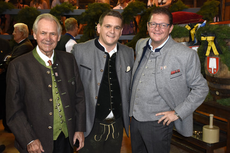 Im Schottenhamel Festzelt bei der Eröffnung vom Oktoberfest 2018 in München