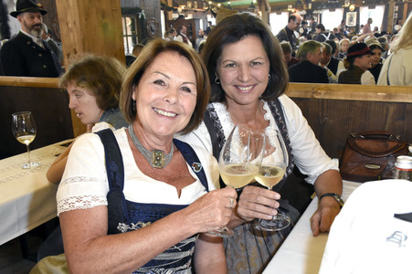 Im Volkssängerzelt bei der Eröffnung vom Oktoberfest 2018 in München