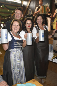 Im Volkssängerzelt bei der Eröffnung vom Oktoberfest 2018 in München