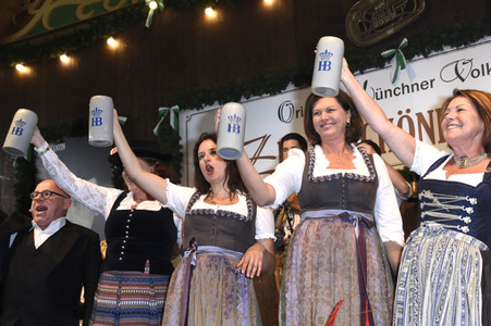Im Volkssängerzelt bei der Eröffnung vom Oktoberfest 2018 in München