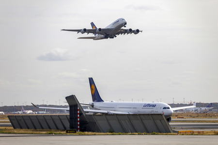 Symbolfoto Flughafen