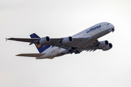 Symbolfoto Flughafen