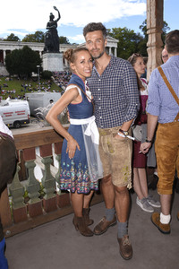In Käfers Wiesn-Schänke beim Oktoberfest 2018 in München