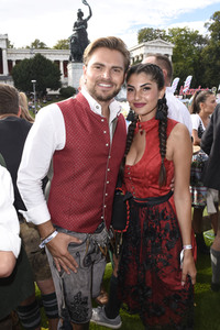 In Käfers Wiesn-Schänke beim Oktoberfest 2018 in München