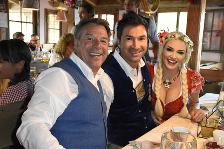 In Käfers Wiesn-Schänke beim Oktoberfest 2018 in München