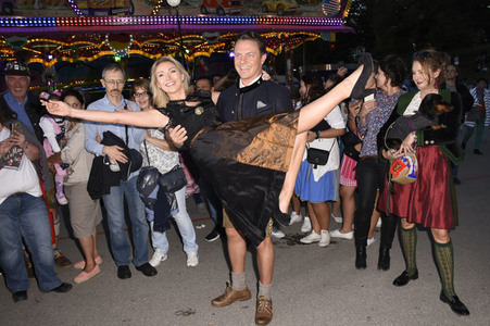 Almauftrieb in Käfers Wiesn-Schänke auf dem Oktoberfest 2018 in München