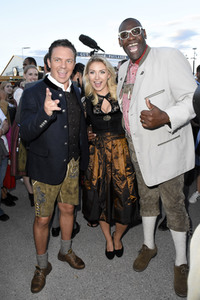 Almauftrieb in Käfers Wiesn-Schänke auf dem Oktoberfest 2018 in München