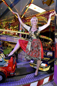 Almauftrieb in Käfers Wiesn-Schänke auf dem Oktoberfest 2018 in München