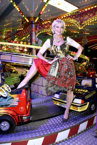 Almauftrieb in Käfers Wiesn-Schänke auf dem Oktoberfest 2018 in München