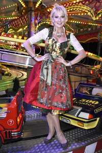 Almauftrieb in Käfers Wiesn-Schänke auf dem Oktoberfest 2018 in München