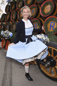 Regine Sixt Damenwiesn im Schützen Festzelt beim Oktoberfest 2018 in München