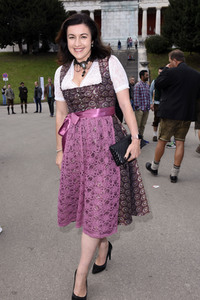 Regine Sixt Damenwiesn im Schützen Festzelt beim Oktoberfest 2018 in München
