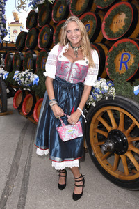 Regine Sixt Damenwiesn im Schützen Festzelt beim Oktoberfest 2018 in München