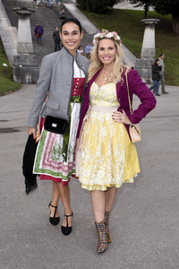 Regine Sixt Damenwiesn im Schützen Festzelt beim Oktoberfest 2018 in München
