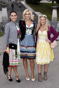 Regine Sixt Damenwiesn im Schützen Festzelt beim Oktoberfest 2018 in München