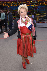 Regine Sixt Damenwiesn im Schützen Festzelt beim Oktoberfest 2018 in München