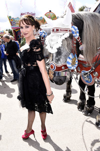 Regine Sixt Damenwiesn im Schützen Festzelt beim Oktoberfest 2018 in München