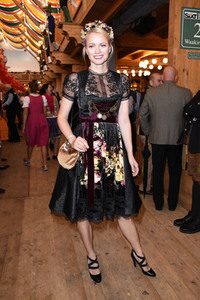 Regine Sixt Damenwiesn im Schützen Festzelt beim Oktoberfest 2018 in München