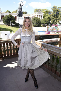 In Käfers Wiesn-Schänke auf dem Oktoberfest 2018 in München